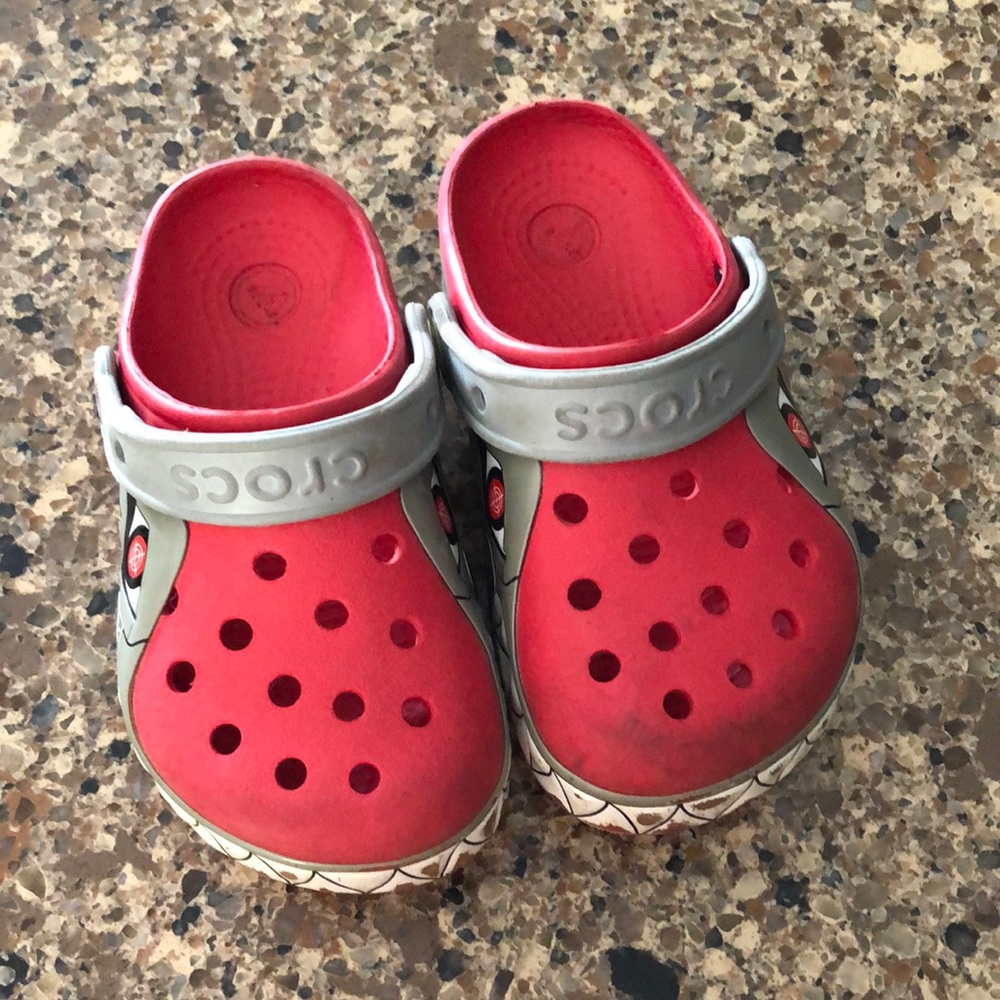 ℂℝ𝕆ℂ𝕊-𝔹𝕠𝕪𝕤 𝕤𝕙𝕠𝕖𝕤